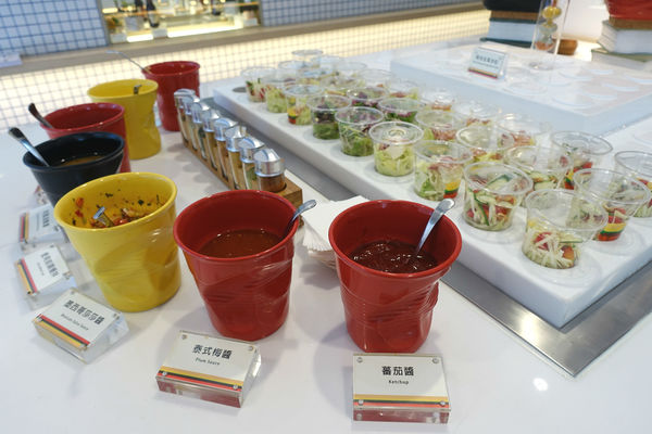 Burger Lab‧天成飯店玩出漢堡創意,千層馬鈴薯和自助取炸物都讓人眼睛發亮!!!