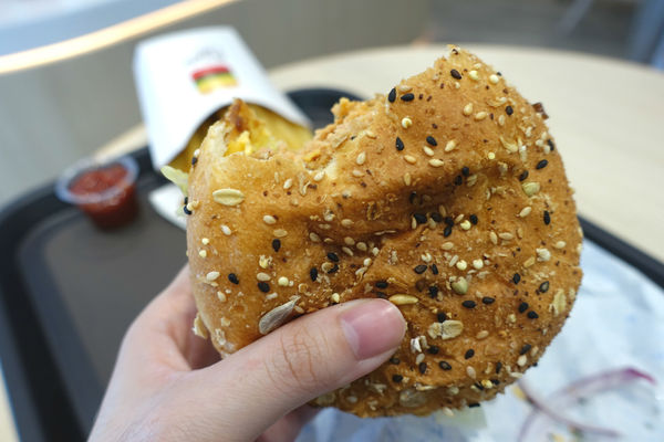 Burger Lab‧天成飯店玩出漢堡創意,千層馬鈴薯和自助取炸物都讓人眼睛發亮!!!