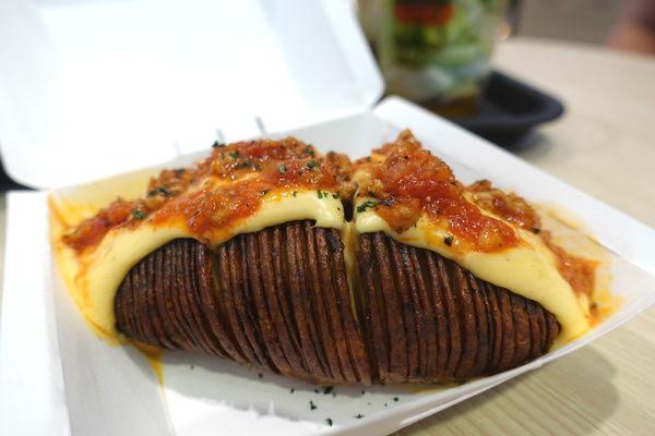 Burger Lab‧天成飯店玩出漢堡創意,千層馬鈴薯和自助取炸物都讓人眼睛發亮!!!