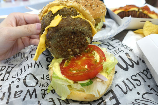 Burger Lab‧天成飯店玩出漢堡創意,千層馬鈴薯和自助取炸物都讓人眼睛發亮!!!