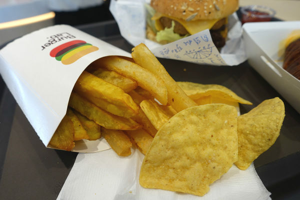Burger Lab‧天成飯店玩出漢堡創意,千層馬鈴薯和自助取炸物都讓人眼睛發亮!!!