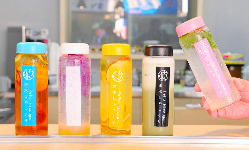 【台中飲料】波波打嗝 向上市場│西區：IG最受歡迎氣泡飲專賣店 新品漂浮水果飲艾波星空迷炫色彩好看又好喝！還能選擇任意搭配做出自己專屬口味飲料！(玻璃瓶裝附提袋打卡再送專屬蓋印字)