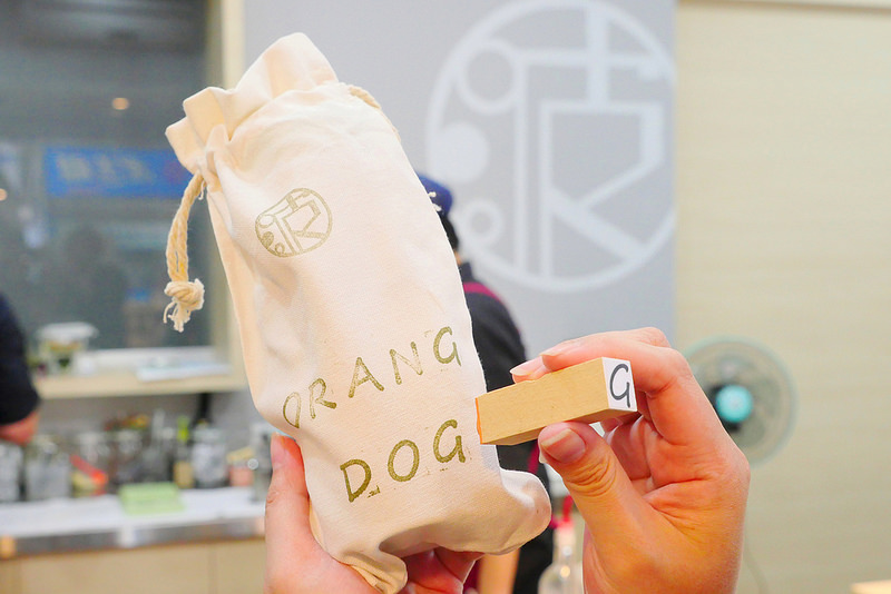 【台中飲料】波波打嗝 向上市場│西區：IG最受歡迎氣泡飲專賣店 新品漂浮水果飲艾波星空迷炫色彩好看又好喝！還能選擇任意搭配做出自己專屬口味飲料！(玻璃瓶裝附提袋打卡再送專屬蓋印字)