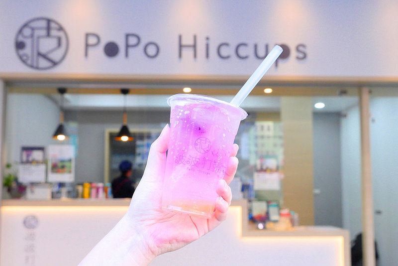 【台中飲料】波波打嗝 向上市場│西區：IG最受歡迎氣泡飲專賣店 新品漂浮水果飲艾波星空迷炫色彩好看又好喝！還能選擇任意搭配做出自己專屬口味飲料！(玻璃瓶裝附提袋打卡再送專屬蓋印字)