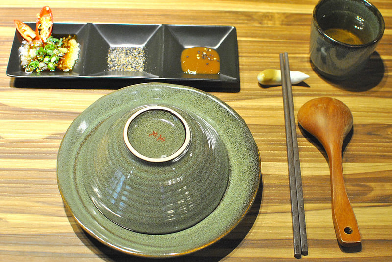 【新莊日式】婧火鍋Shabu|正咩藝人彩妝師創業、有溫度的火鍋店!日式火鍋x新鮮海產x精選肉品~新莊副都心社區美食|20161105更新