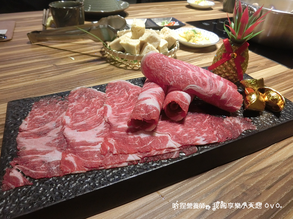 【新莊美食】《婧 Shabu》精緻美學食尚鍋物 ／日本料理。周到的桌邊服務，吃完的湯底還可以煮粥！