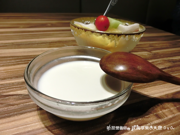 【新莊美食】《婧 Shabu》精緻美學食尚鍋物 ／日本料理。周到的桌邊服務，吃完的湯底還可以煮粥！