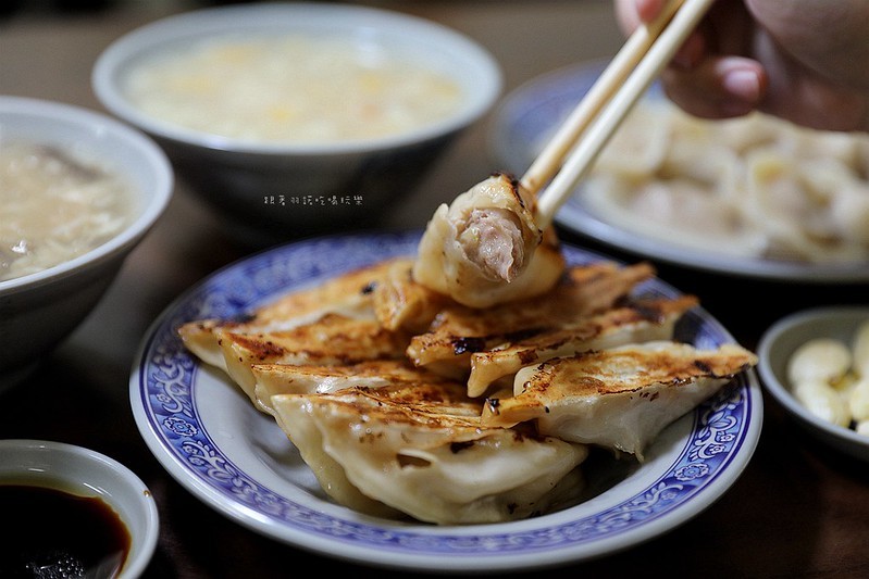 新北永和隱藏版韭黃鍋貼美食呂家鍋貼50