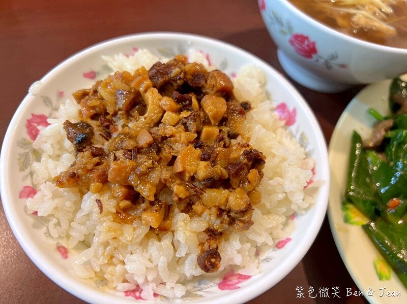 台南市永康區阿銘牛肉湯》蟬連三年「台南市清燙牛肉節」冠軍。提供全牛料理是愛好者的天堂( 含菜單)