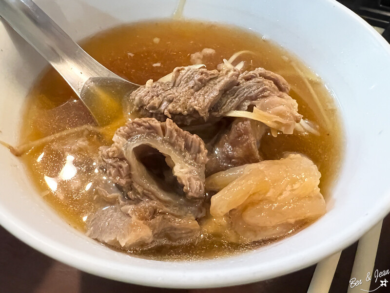 台南市永康區阿銘牛肉湯》蟬連三年「台南市清燙牛肉節」冠軍。提供全牛料理是愛好者的天堂( 含菜單)