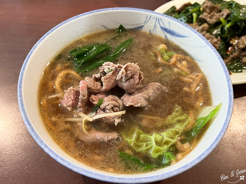 台南市永康區阿銘牛肉湯》蟬連三年「台南市清燙牛肉節」冠軍。提供全牛料理是愛好者的天堂( 含菜單)