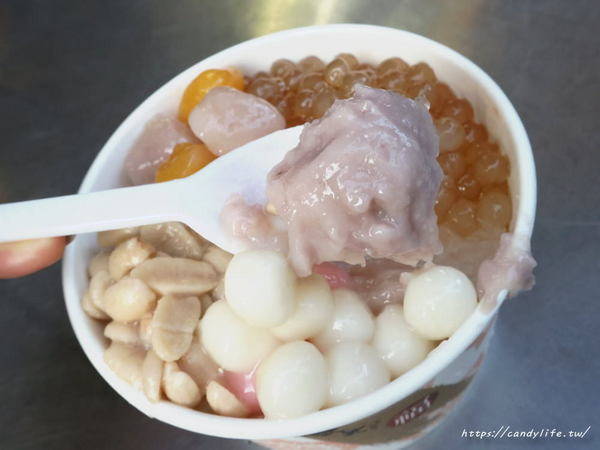 逢甲大麻粉圓：台中美食│大麻粉圓〃CP值爆表～料給超多的銅板美食，來逢甲必吃冰品！