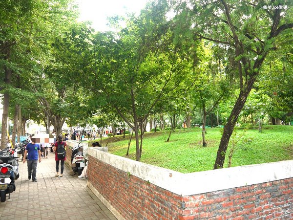逢甲公園(Fongjia Park)：逢甲公園，小而巧的公園。