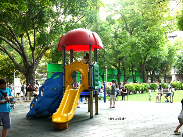 逢甲公園(Fongjia Park)：逢甲公園，小而巧的公園。