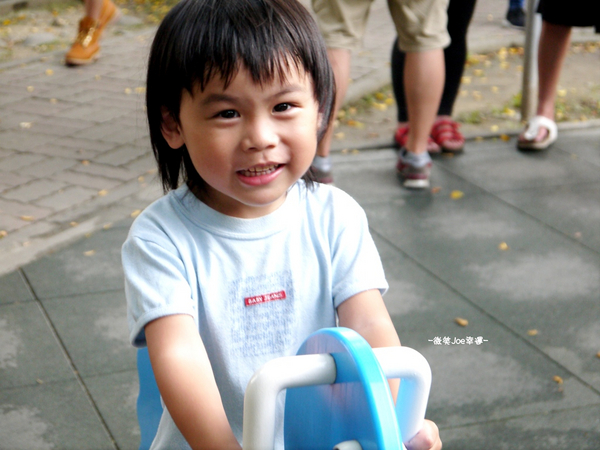 逢甲公園(Fongjia Park)：逢甲公園，小而巧的公園。