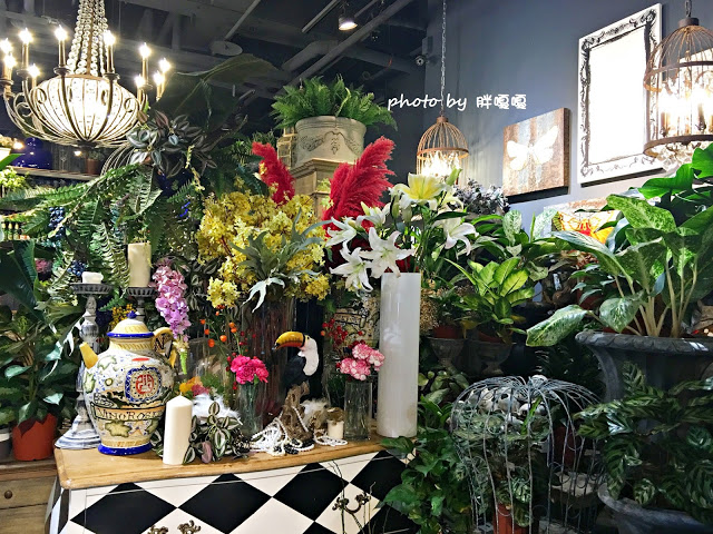 【台中 南屯】Thaï.J♔♔♔花草系、吃氣氛的餐廳，訂位電話打了不太接，餐點份量偏少、口味辨識度低、單價高，這裡就是環境美.......