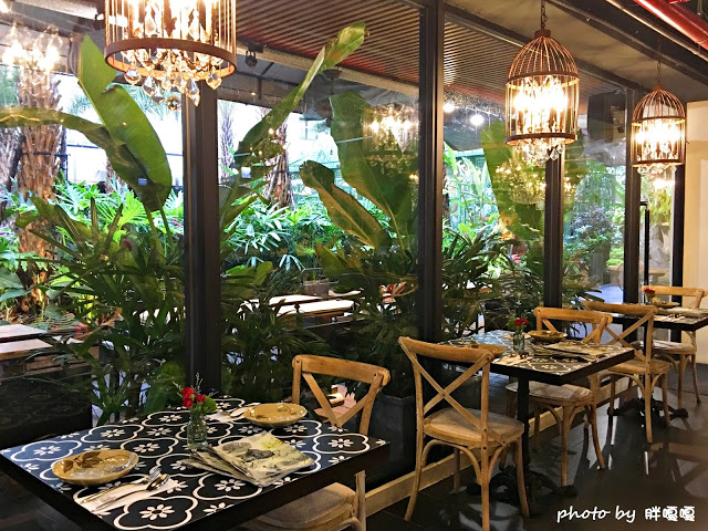 【台中 南屯】Thaï.J♔♔♔花草系、吃氣氛的餐廳，訂位電話打了不太接，餐點份量偏少、口味辨識度低、單價高，這裡就是環境美.......