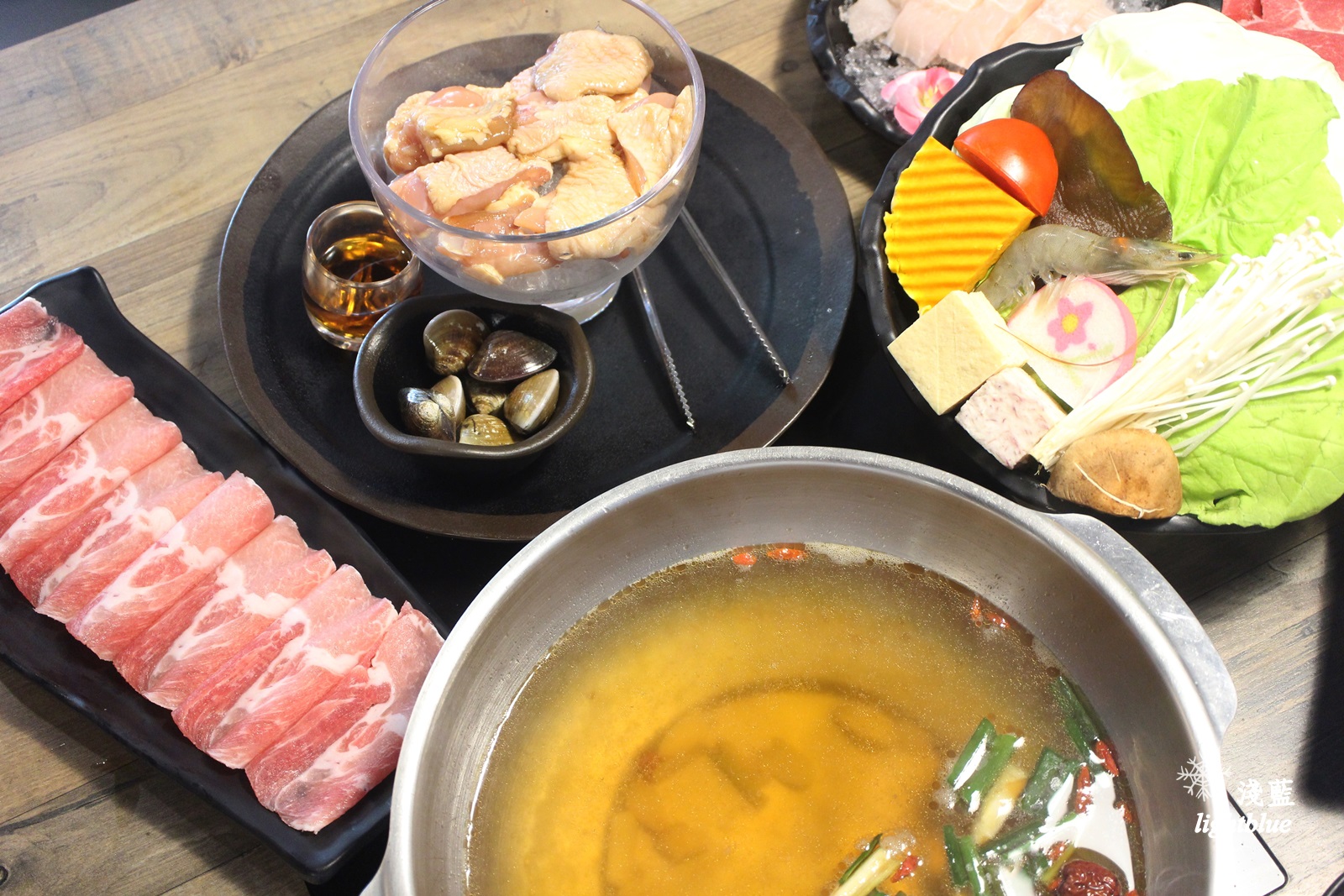 [ 民生社區美食 ] 淺藍 × 饗樂shabu～松山民生社區圓環豐盛套餐式火鍋