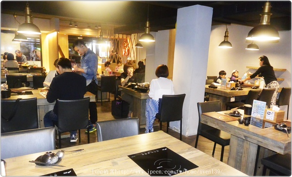 饗樂shabu精緻鍋品：《台北民生社區涮涮鍋》火鍋控的極品\推薦極品黃金香蕉蝦\彩蝦軍艦號\台北夜宵最佳去處-『饗樂shabu 精緻鍋品』