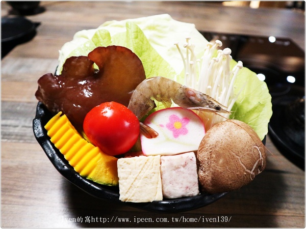 饗樂shabu精緻鍋品：《台北民生社區涮涮鍋》火鍋控的極品\推薦極品黃金香蕉蝦\彩蝦軍艦號\台北夜宵最佳去處-『饗樂shabu 精緻鍋品』