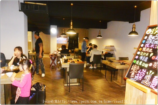 饗樂shabu精緻鍋品：《台北民生社區涮涮鍋》火鍋控的極品\推薦極品黃金香蕉蝦\彩蝦軍艦號\台北夜宵最佳去處-『饗樂shabu 精緻鍋品』