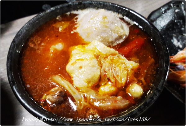 饗樂shabu精緻鍋品：《台北民生社區涮涮鍋》火鍋控的極品\推薦極品黃金香蕉蝦\彩蝦軍艦號\台北夜宵最佳去處-『饗樂shabu 精緻鍋品』