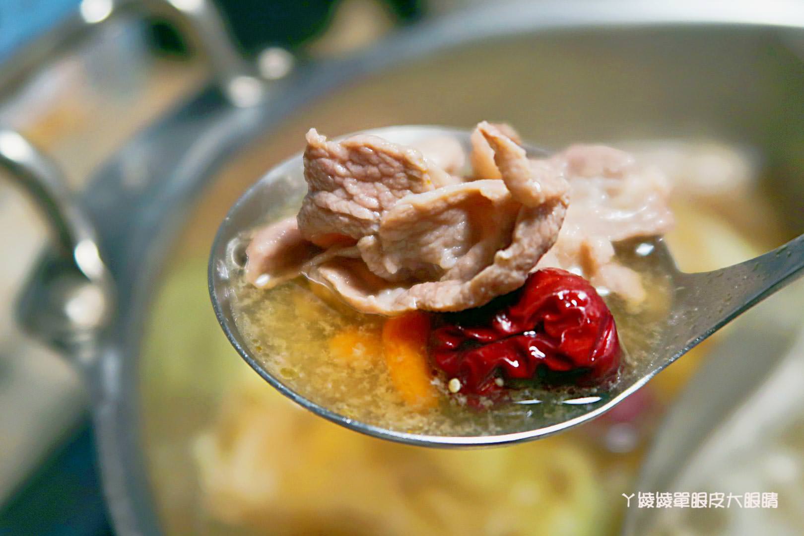 台北必吃火鍋推薦《饗樂shabu精緻鍋品》！嚇死人的大肉盤及新推出四川綠麻辣鍋