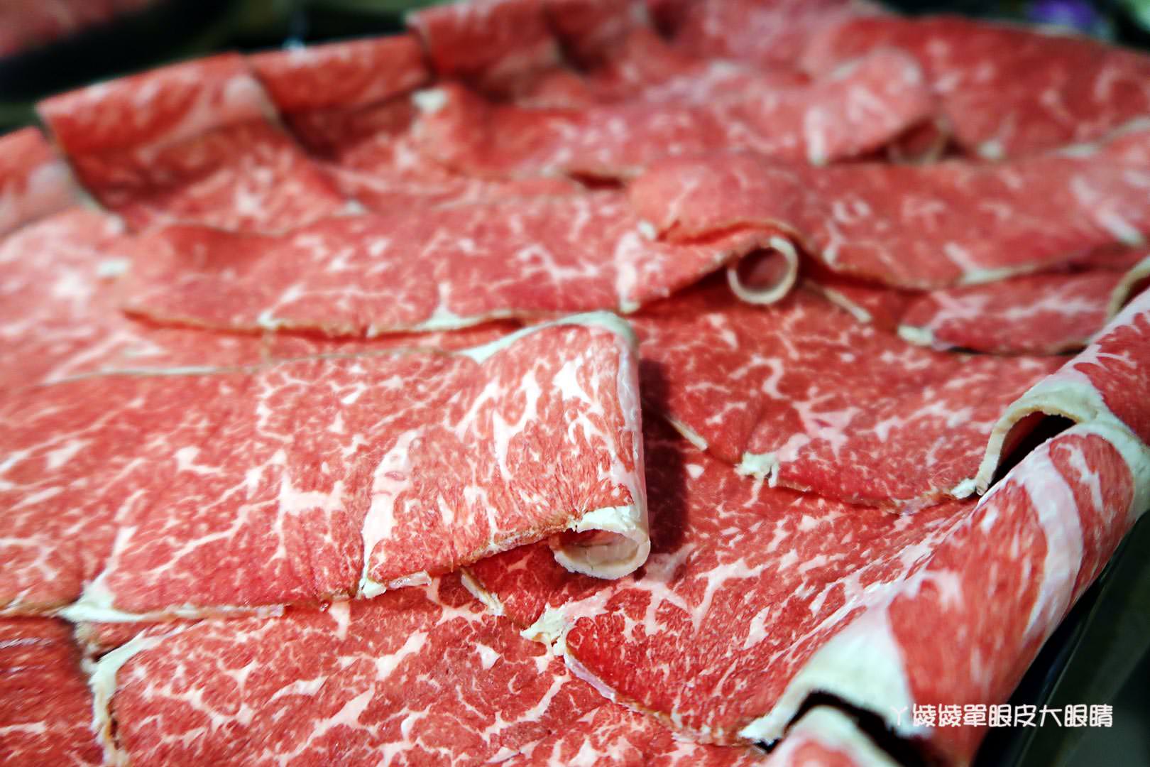 台北必吃火鍋推薦《饗樂shabu精緻鍋品》！嚇死人的大肉盤及新推出四川綠麻辣鍋