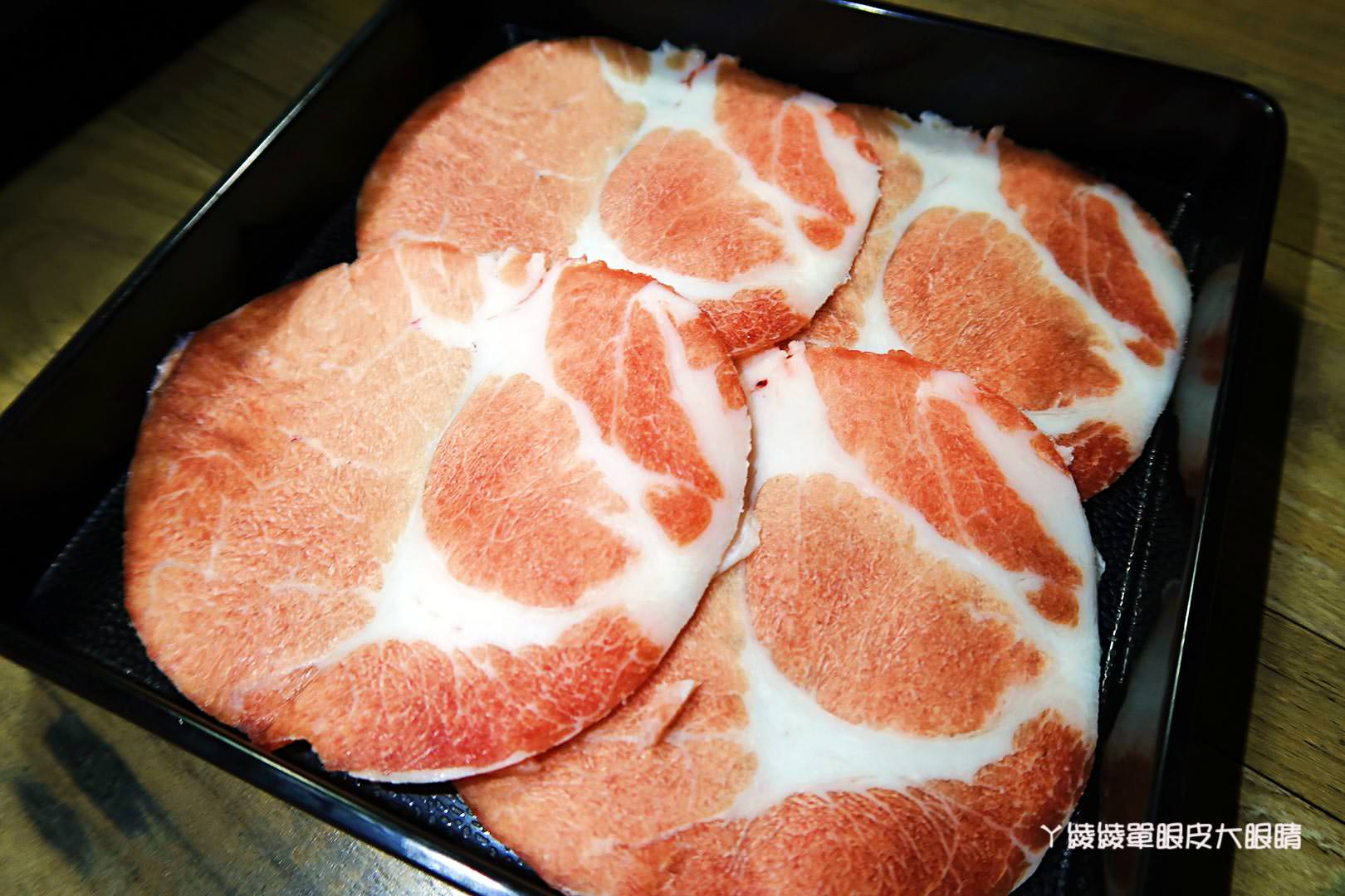 台北必吃火鍋推薦《饗樂shabu精緻鍋品》！嚇死人的大肉盤及新推出四川綠麻辣鍋