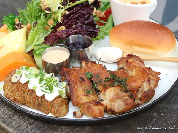 Heynuts Café 好堅果:台中美食│Heynuts Café 好堅果咖啡〃台中人氣早午餐,精誠商圈老宅咖啡館,裝潢超好拍,餐點也好好吃