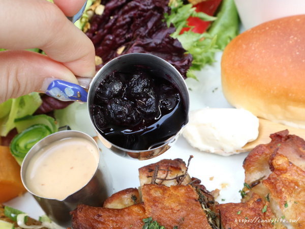 Heynuts Café 好堅果:台中美食│Heynuts Café 好堅果咖啡〃台中人氣早午餐,精誠商圈老宅咖啡館,裝潢超好拍,餐點也好好吃