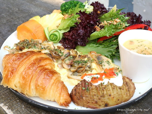 Heynuts Café 好堅果:台中美食│Heynuts Café 好堅果咖啡〃台中人氣早午餐,精誠商圈老宅咖啡館,裝潢超好拍,餐點也好好吃