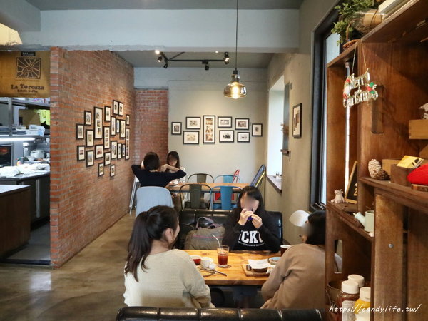 Heynuts Café 好堅果:台中美食│Heynuts Café 好堅果咖啡〃台中人氣早午餐,精誠商圈老宅咖啡館,裝潢超好拍,餐點也好好吃