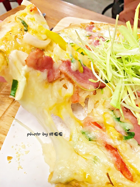 【台中 西區】Heynuts Café 好堅果咖啡□■□體驗團□■□環境舒適，餐點好吃，還是超級寵物友善店:))