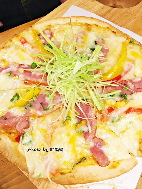 【台中 西區】Heynuts Café 好堅果咖啡□■□體驗團□■□環境舒適，餐點好吃，還是超級寵物友善店:))