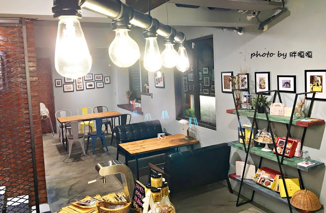 【台中 西區】Heynuts Café 好堅果咖啡□■□體驗團□■□環境舒適，餐點好吃，還是超級寵物友善店:))