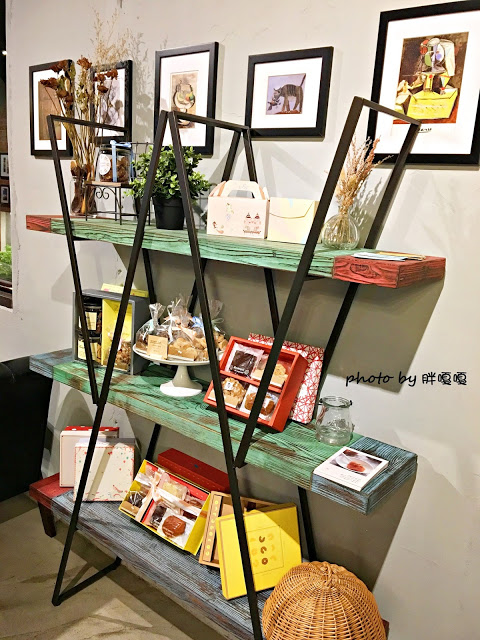 【台中 西區】Heynuts Café 好堅果咖啡□■□體驗團□■□環境舒適，餐點好吃，還是超級寵物友善店:))