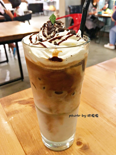 【台中 西區】Heynuts Café 好堅果咖啡□■□體驗團□■□環境舒適，餐點好吃，還是超級寵物友善店:))