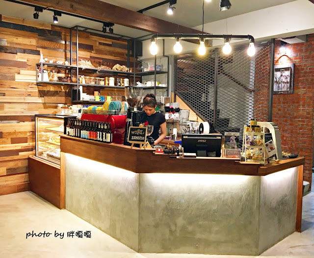 【台中 西區】Heynuts Café 好堅果咖啡□■□體驗團□■□環境舒適，餐點好吃，還是超級寵物友善店:))