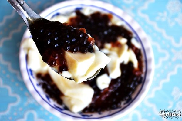 【台南。美食】 北門 / 北門豆花，古早味的好味道，俗夠大碗，炎熱的天氣就該沁涼一下，永隆宮廣場前，近烏腳病紀念館 / 北門遊客中心 / 水晶教堂