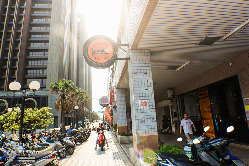 THE BurgeR HousE【桃園美食】|桃園八德美式漢堡餐廳;低調卻很有個性的漢堡店。