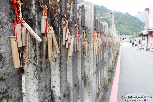 猴硐貓村：新北景點︱侯硐/猴硐貓村　美炸了的貓咪！！黑貓其實不難拍❤
