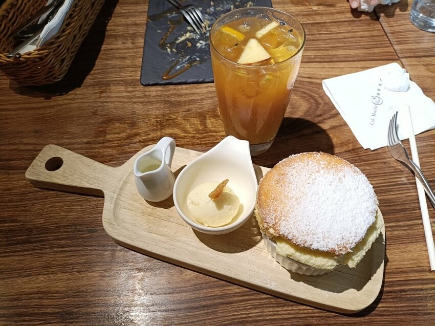 台北市中山區台北中山區甜點| 咖啡瑪榭-中山店。甘曼怡舒芙蕾現點現做吃來香甜不膩軟呼軟呼、入口即化!