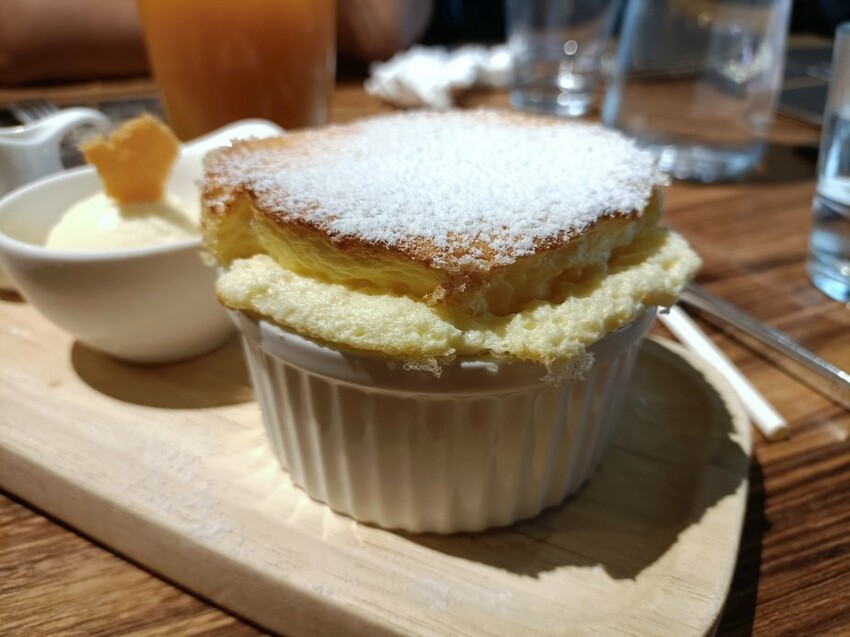 台北市中山區台北中山區甜點| 咖啡瑪榭-中山店。甘曼怡舒芙蕾現點現做吃來香甜不膩軟呼軟呼、入口即化!