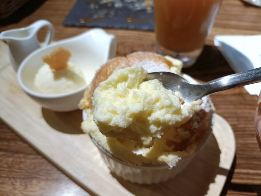 台北市中山區台北中山區甜點| 咖啡瑪榭-中山店。甘曼怡舒芙蕾現點現做吃來香甜不膩軟呼軟呼、入口即化!