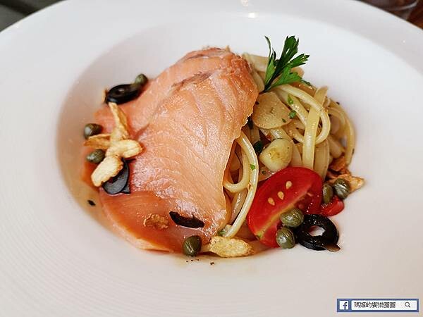 捷運中山咖啡館【咖啡瑪榭中山店】吸睛抺茶星球蛋糕桌邊秀/綠光森林般的咖啡館