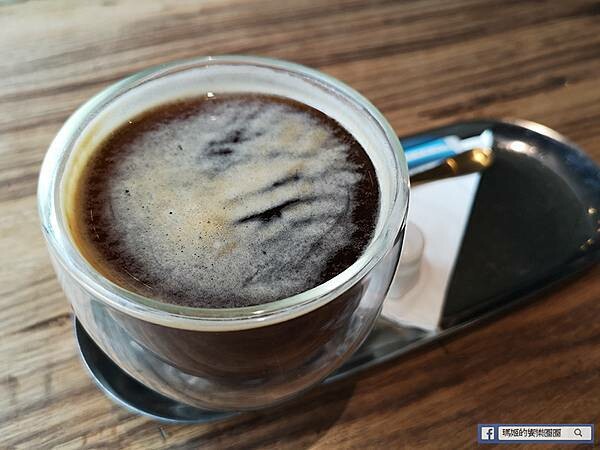 捷運中山咖啡館【咖啡瑪榭中山店】吸睛抺茶星球蛋糕桌邊秀/綠光森林般的咖啡館