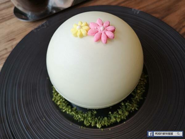 捷運中山咖啡館【咖啡瑪榭中山店】吸睛抺茶星球蛋糕桌邊秀/綠光森林般的咖啡館