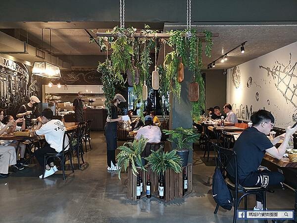 捷運中山咖啡館【咖啡瑪榭中山店】吸睛抺茶星球蛋糕桌邊秀/綠光森林般的咖啡館