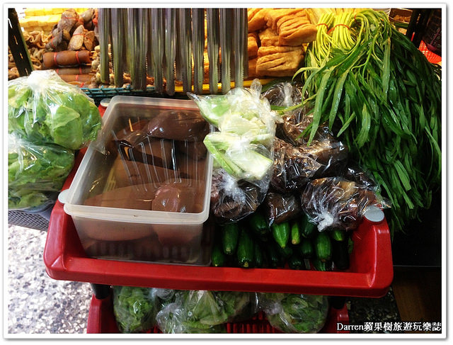 『桃園市中壢區』阿金滷味港式滷味★中壢車站商圈深受學生族群喜愛的平價滷味攤/近中壢火車站美食小吃